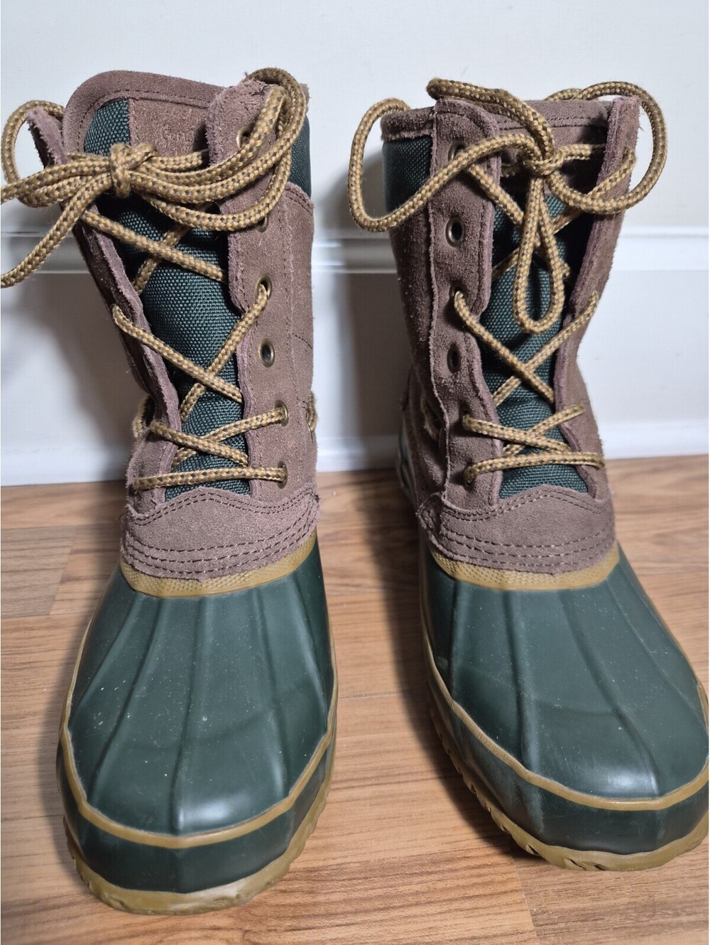 G H Bass & Co Womens Duck Boots Plaid Lining Lace Up Size 7